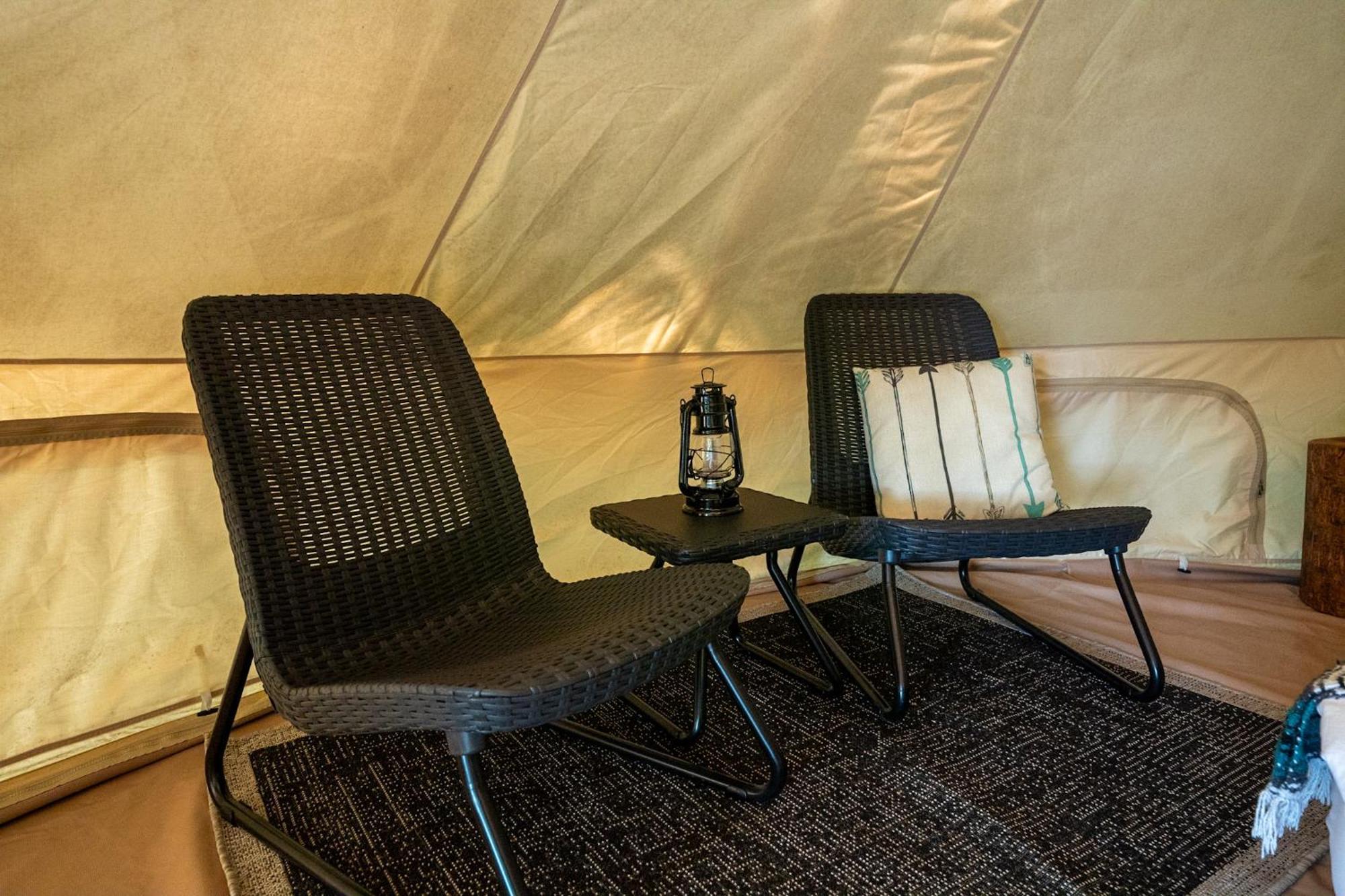 Grotto Getaway Hotel Miller Lake Екстериор снимка