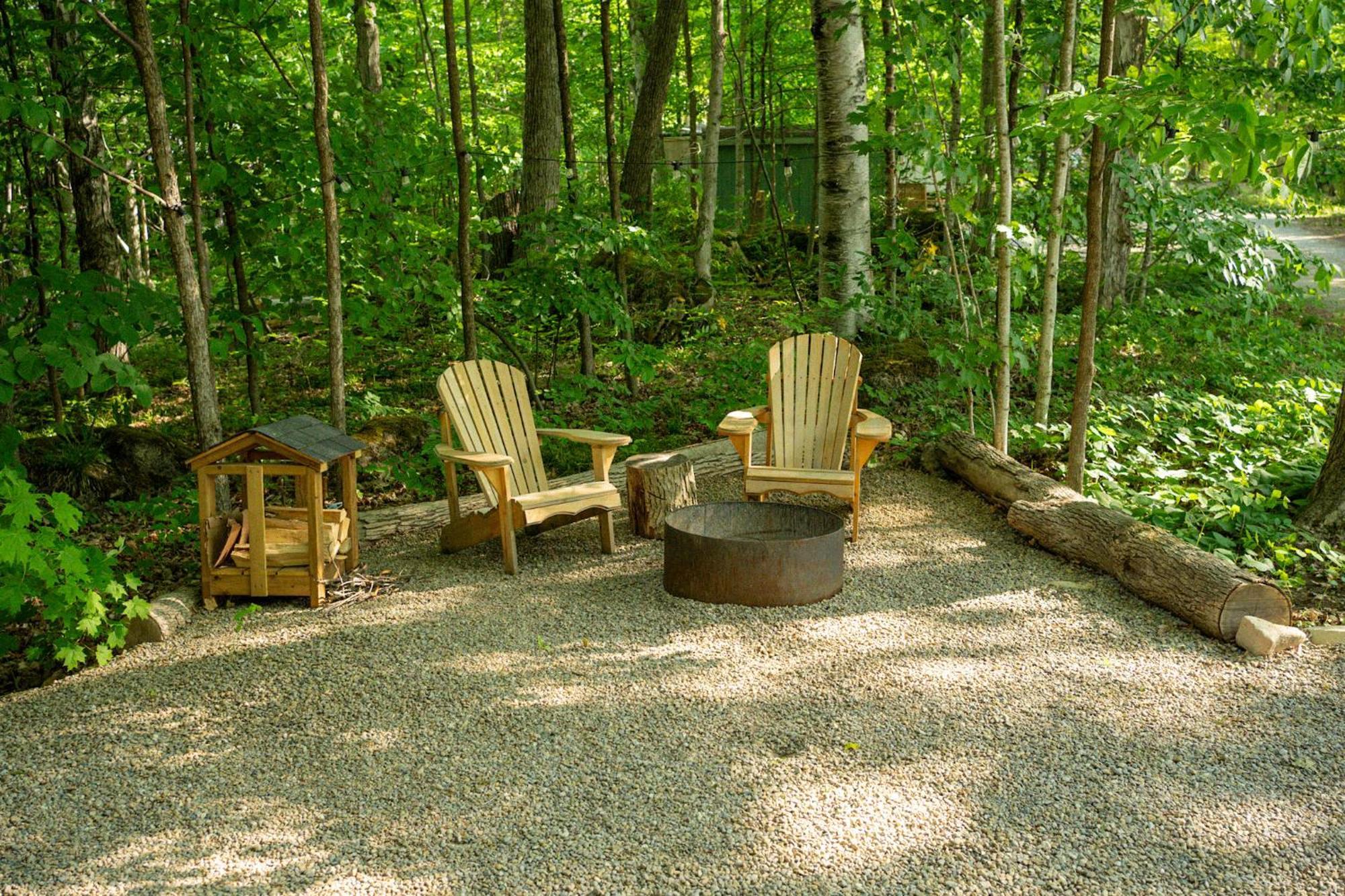 Grotto Getaway Hotel Miller Lake Екстериор снимка