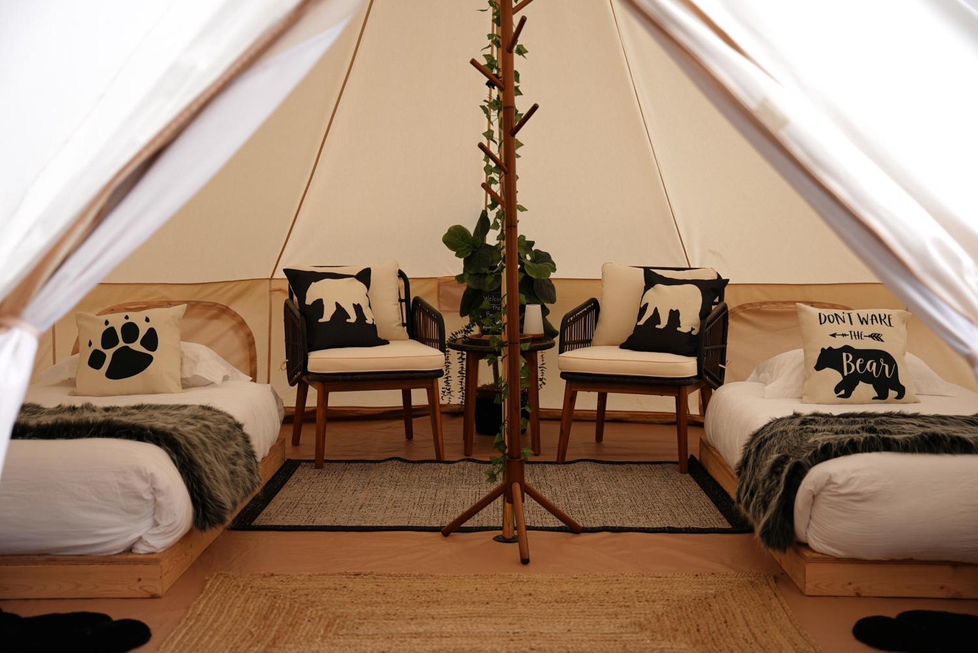 Grotto Getaway Hotel Miller Lake Екстериор снимка