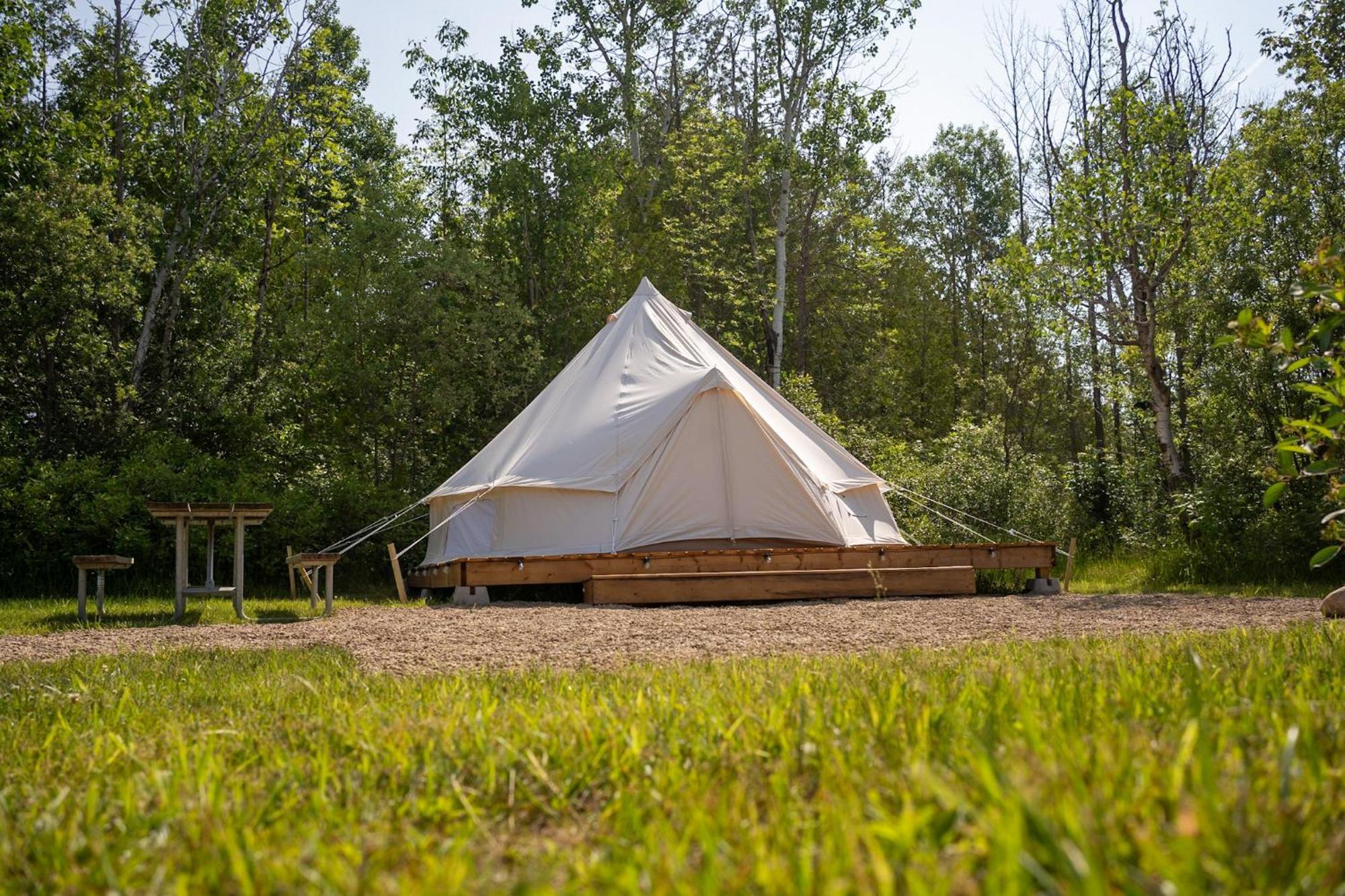 Grotto Getaway Hotel Miller Lake Екстериор снимка